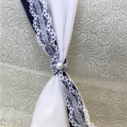 Μπομπονιέρα τούλινη με κορδέλα royal blue