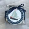 Μπομπονιέρα βάπτισης κουτί plexiglass με ξύλινο καραβάκι - Image 2