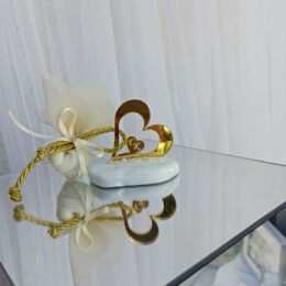 Μπομπονιέρα καρδιά plexiglass με μονογράμματα