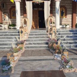 Στολισμός γάμου είσοδος νύφης rustic ύφος