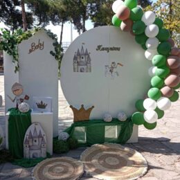 Στολισμός βάπτισης προβολή με μπαλόνια