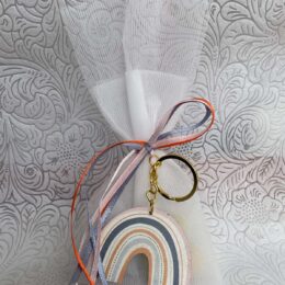 Μπομπονιέρα για διδυμάκια μπρελόκ ουράνιο τόξο